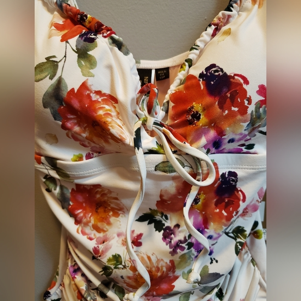 NipTuck NWT Tie Front Floral Swimsuit, Size 6 - Picture 2 of 6